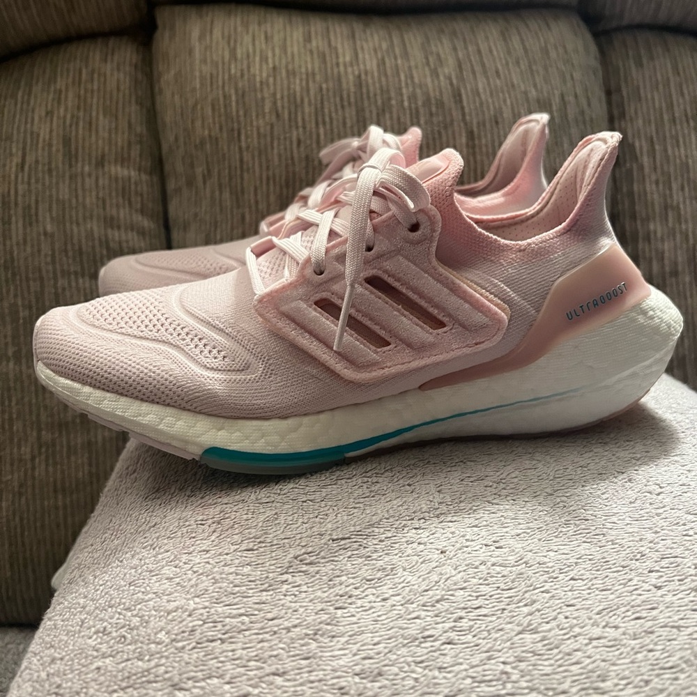 Adidas Women's Light Pink Ultraboost 22 Shoes